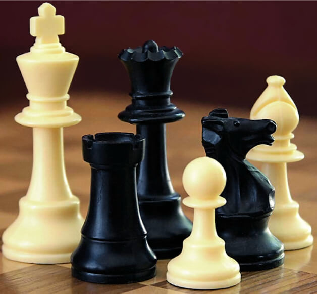 Chess © Alan Light, CC BY-SA 3.0, via Wikimedia Commons